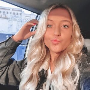 Meet your Posher, Elizabeth